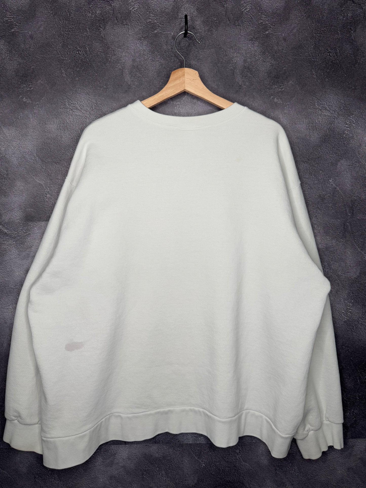 Y2K Nike Athletics Essential White Sweatshirt 2XL