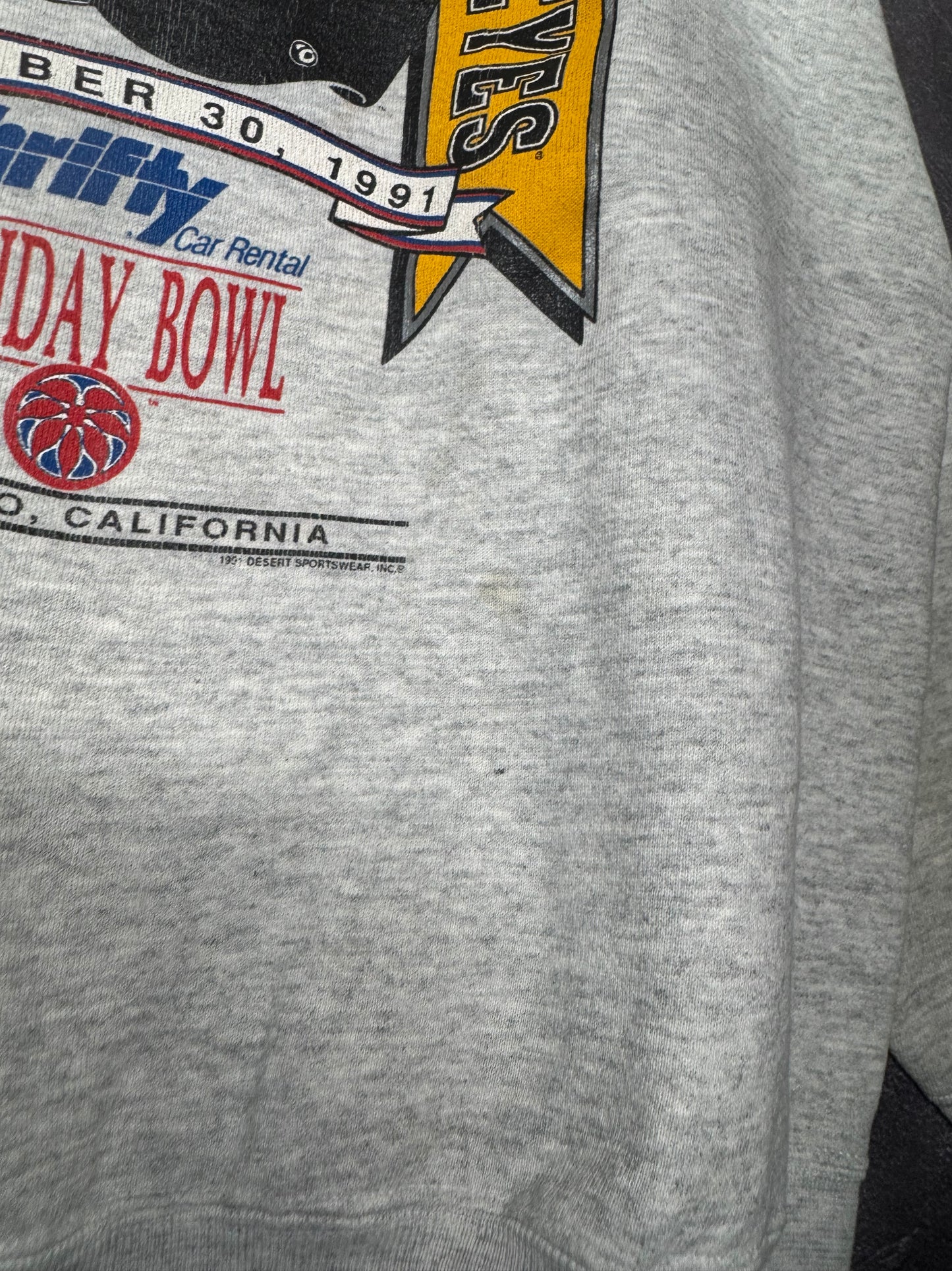 1991 Iowa Hawkeyes Holiday Bowl San Diego Sweatshirt XL