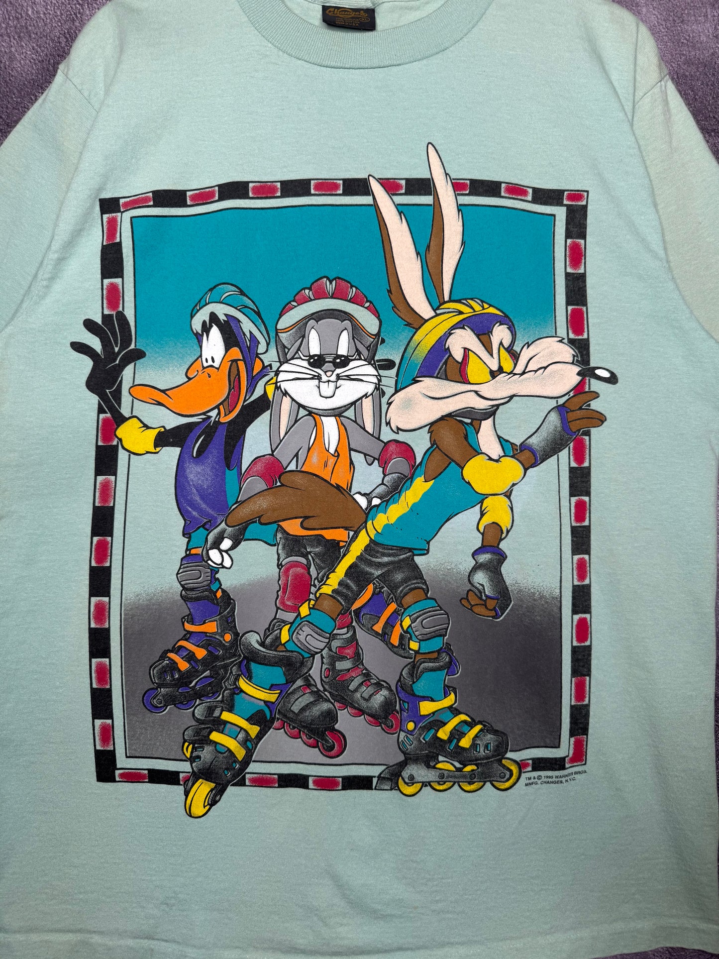 1995 Looney Tunes Bugs Bunny Donald Duck Rollerskating Tee XL