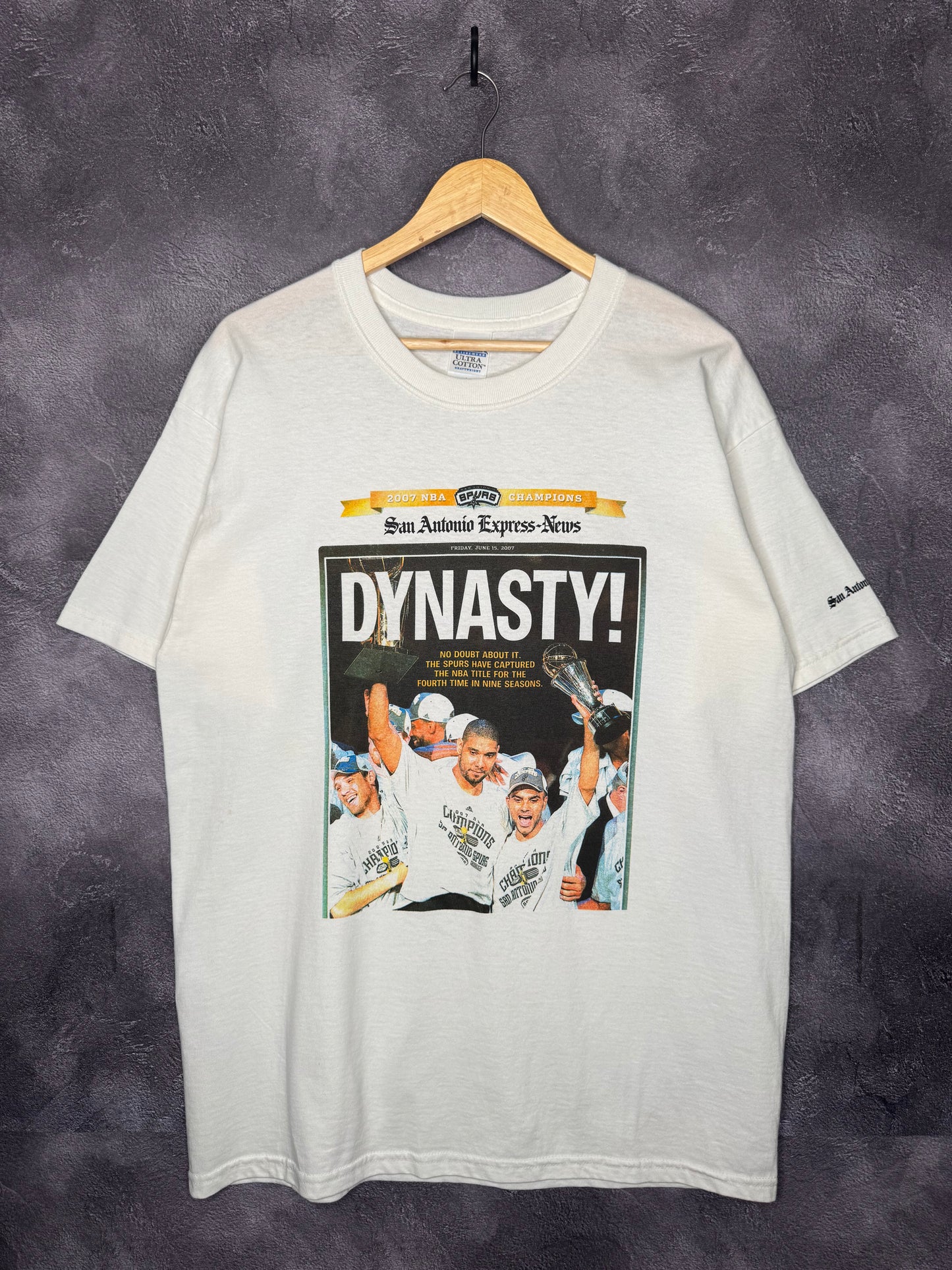 2007 San Antonio Spurs NBA Champions Newspaper Tee XL