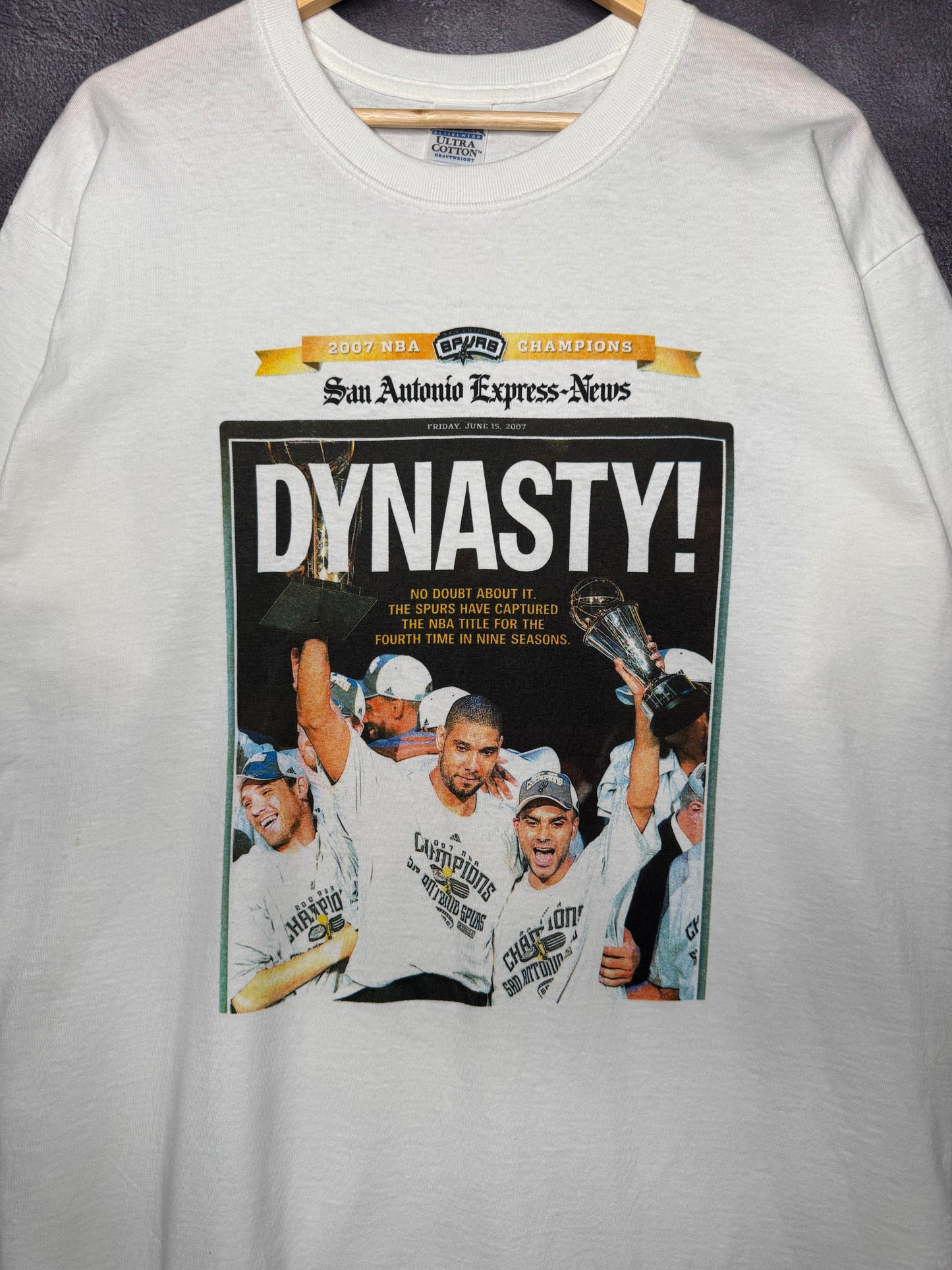 2007 San Antonio Spurs NBA Champions Newspaper Tee XL