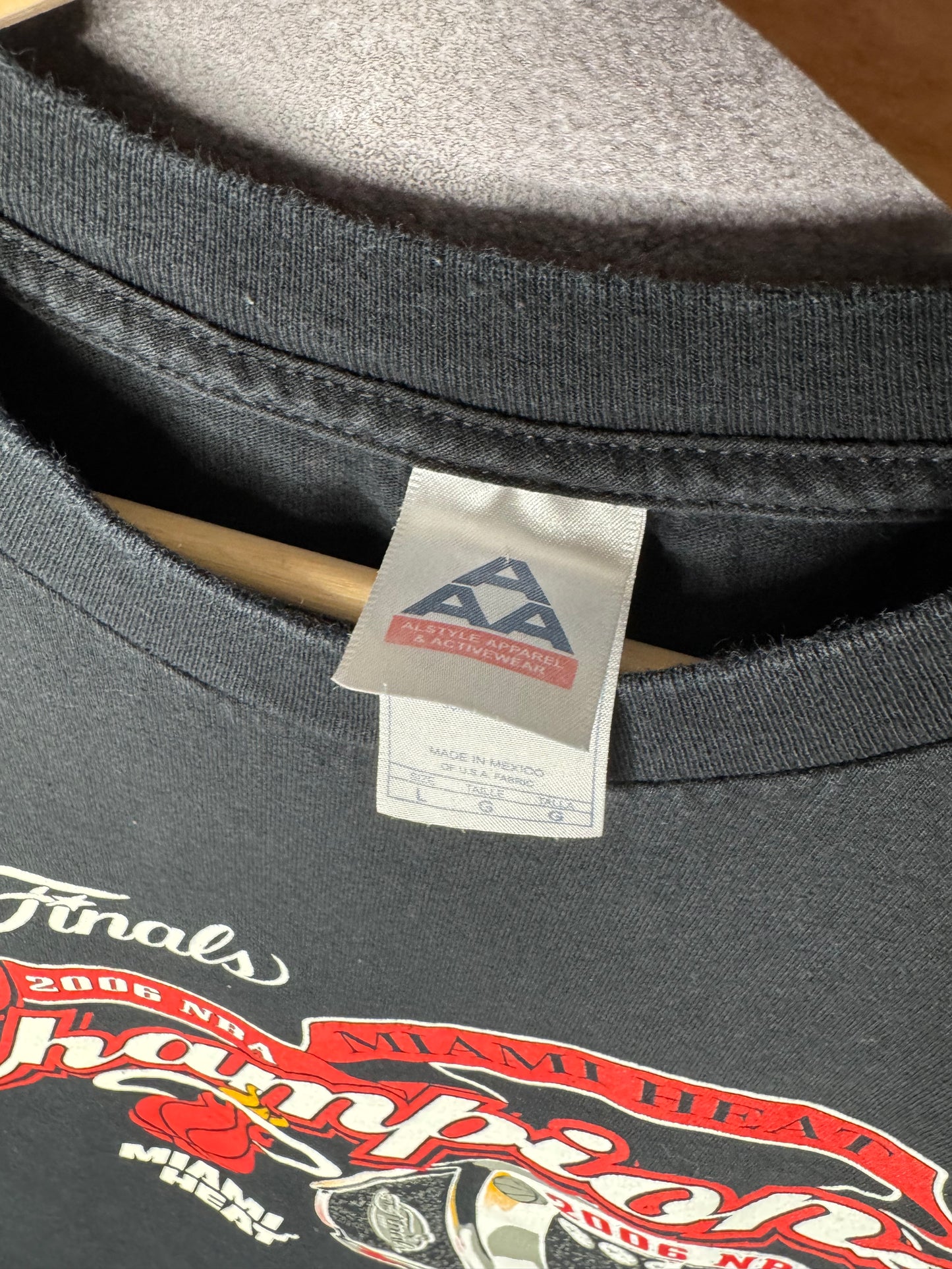 2006 Miami Heat NBA Finals Champions Ring Tee L