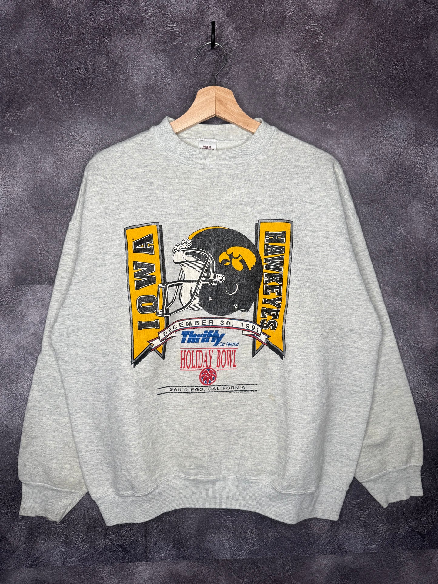 1991 Iowa Hawkeyes Holiday Bowl San Diego Sweatshirt XL