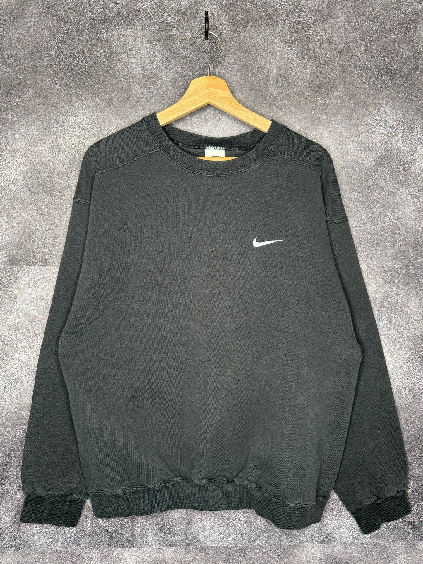 90's Black Nike Essential Sweatshirt M