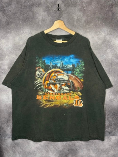 90s Cincinnati Bengals NFL Big Helmet City Graphic Tee